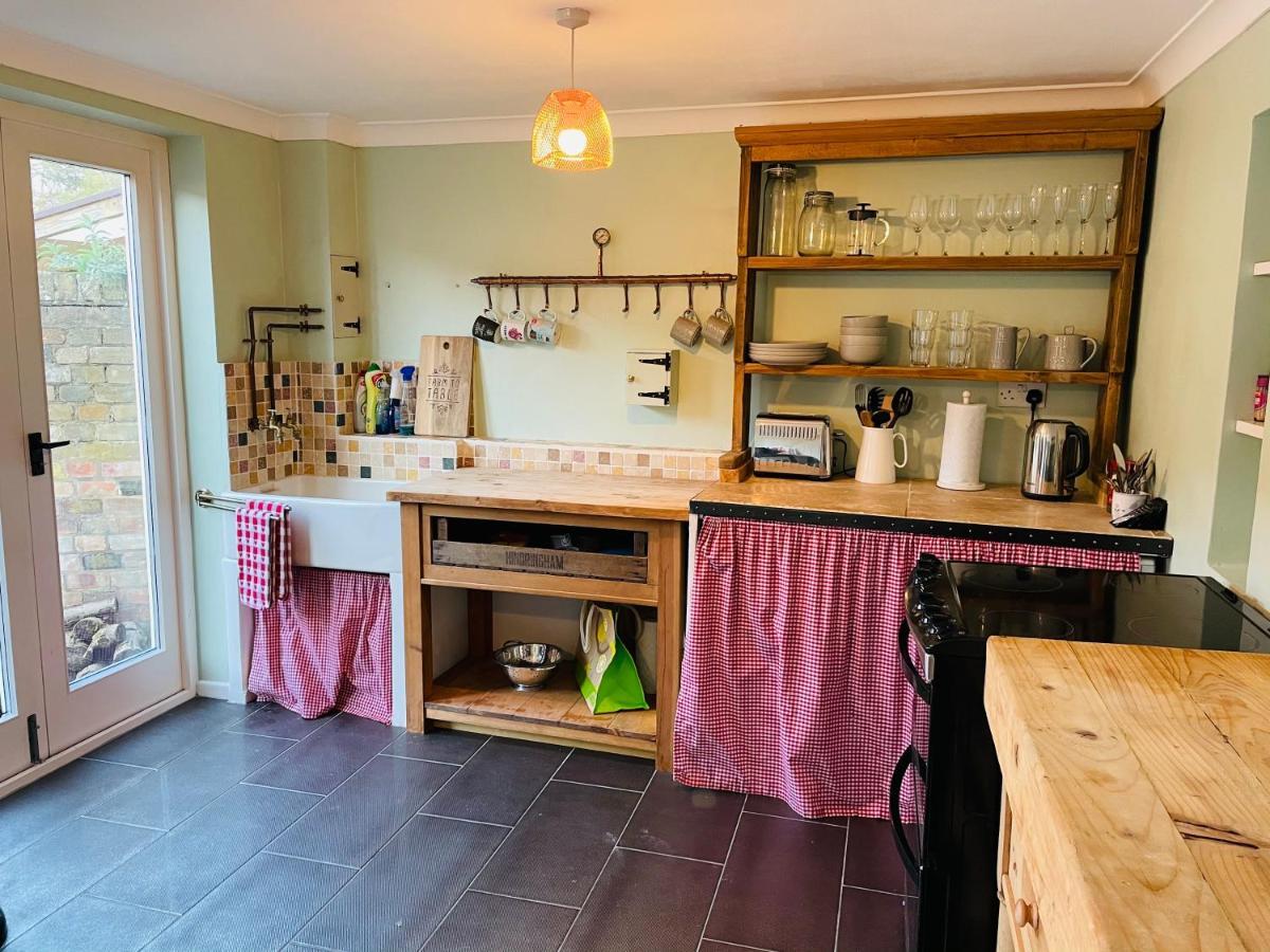 Charming Town Centre Character Cottage With Parking Stowmarket Exterior foto