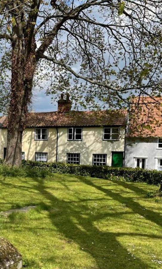 Charming Town Centre Character Cottage With Parking Stowmarket Exterior foto